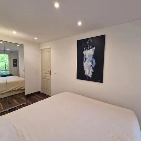 Apartment Chic Pres Du Village Olympique *